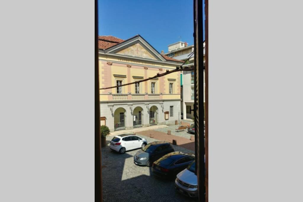 Dolce Eporedia Intero Alloggio Nel Centro Storico Ivrea Kültér fotó